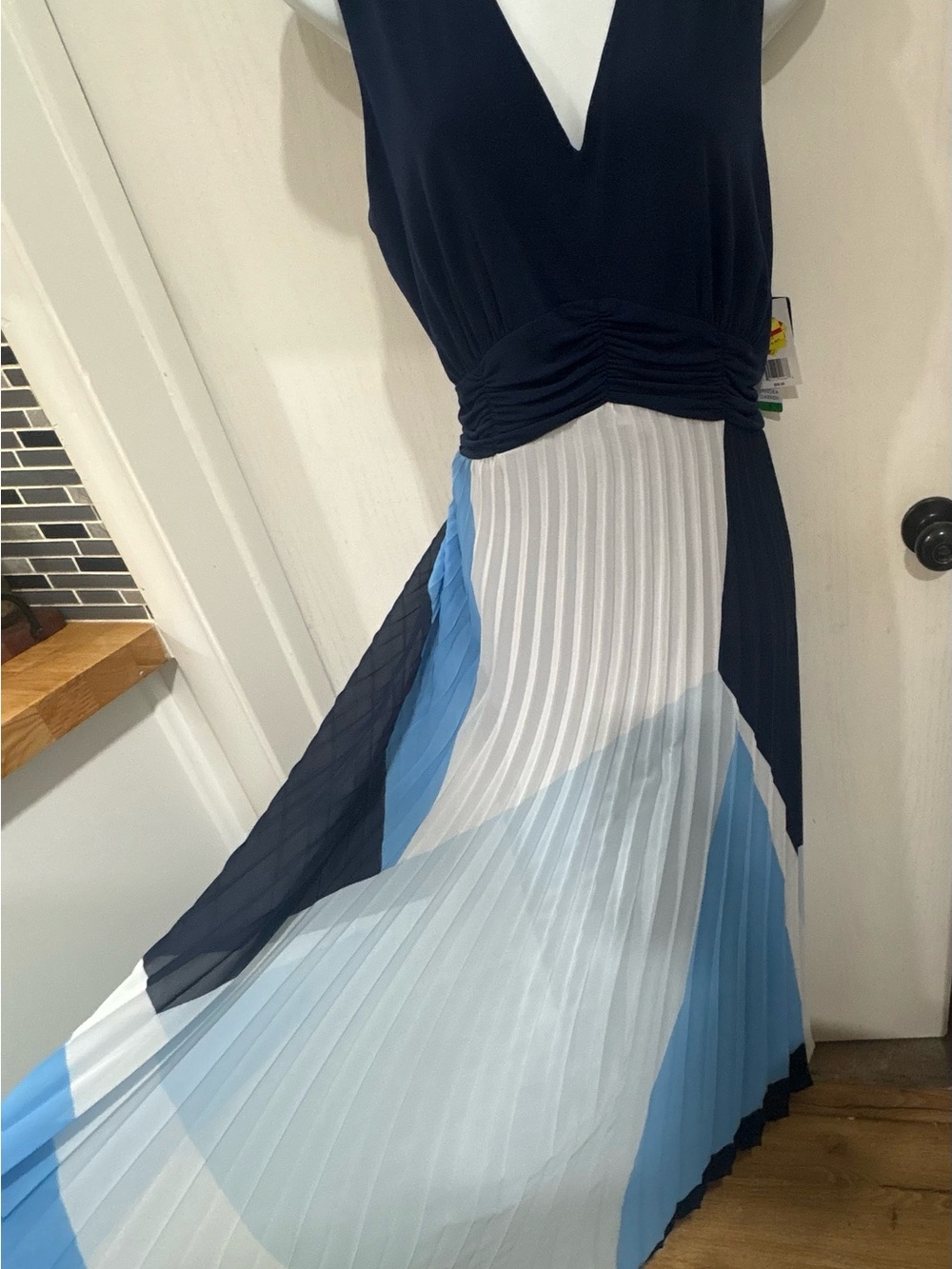 Sleeveless summer/spring Navy and Light Blue Pleated Maxi Dress - Picture 3 of 6
